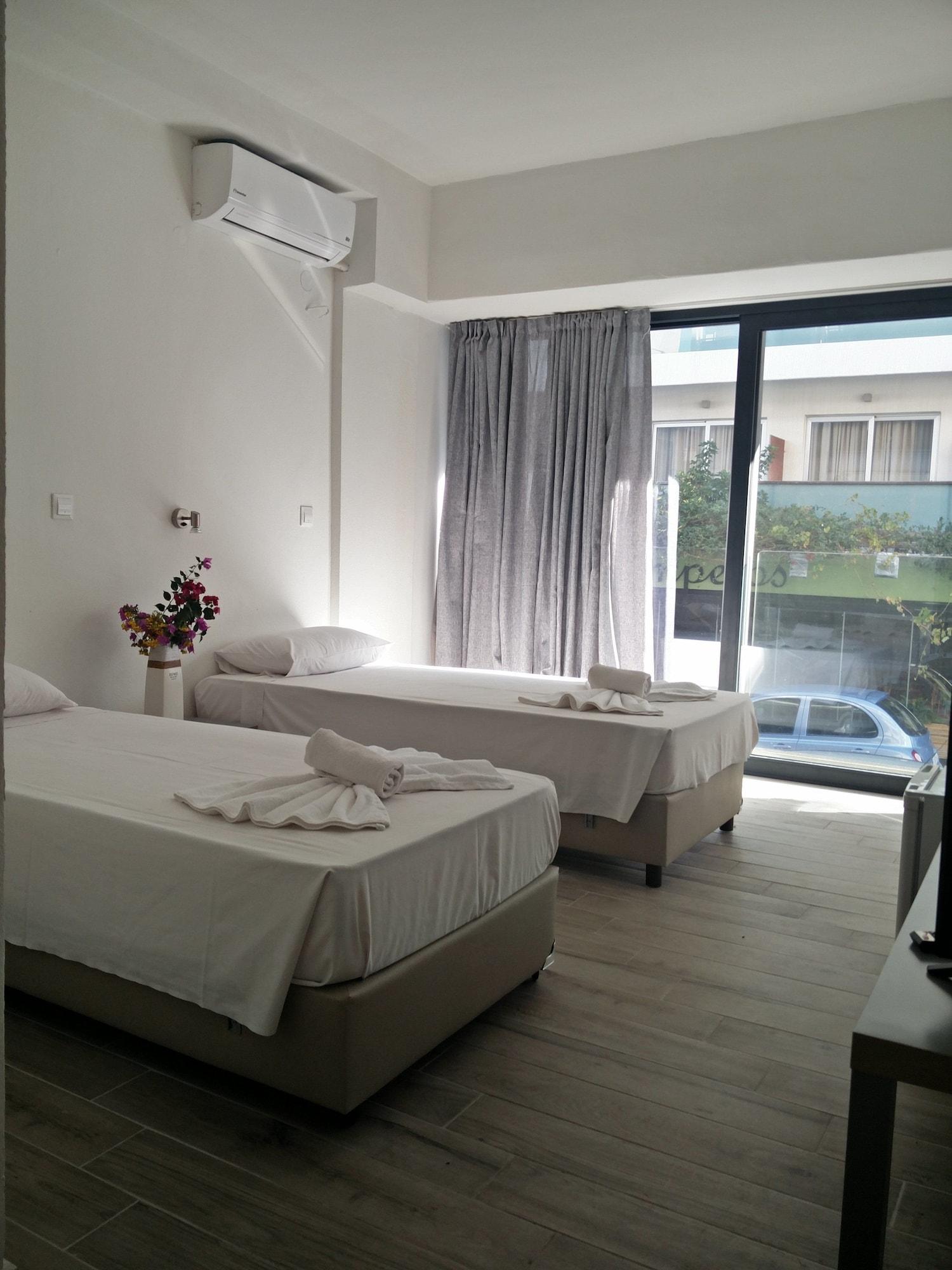 New York Hotel Rhodes City Екстериор снимка